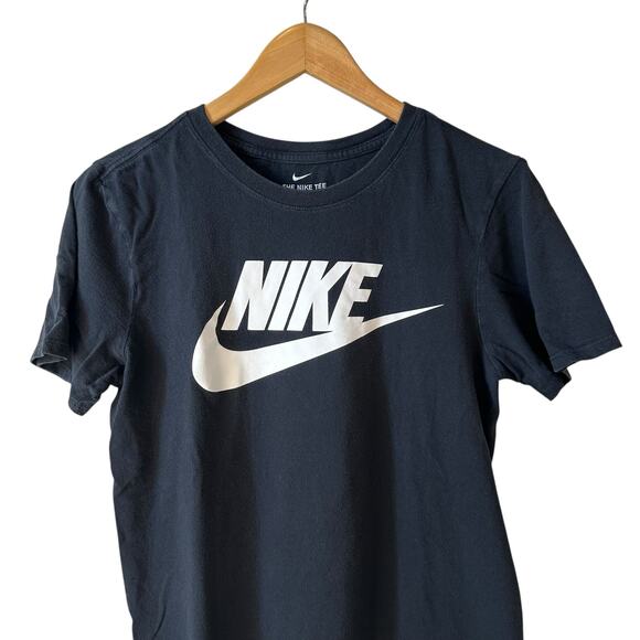 Nike Men’s The Nike Tee Short Sleeve Logo T Shirt Black Size Small Athletic Cut - Picture 3 of 6